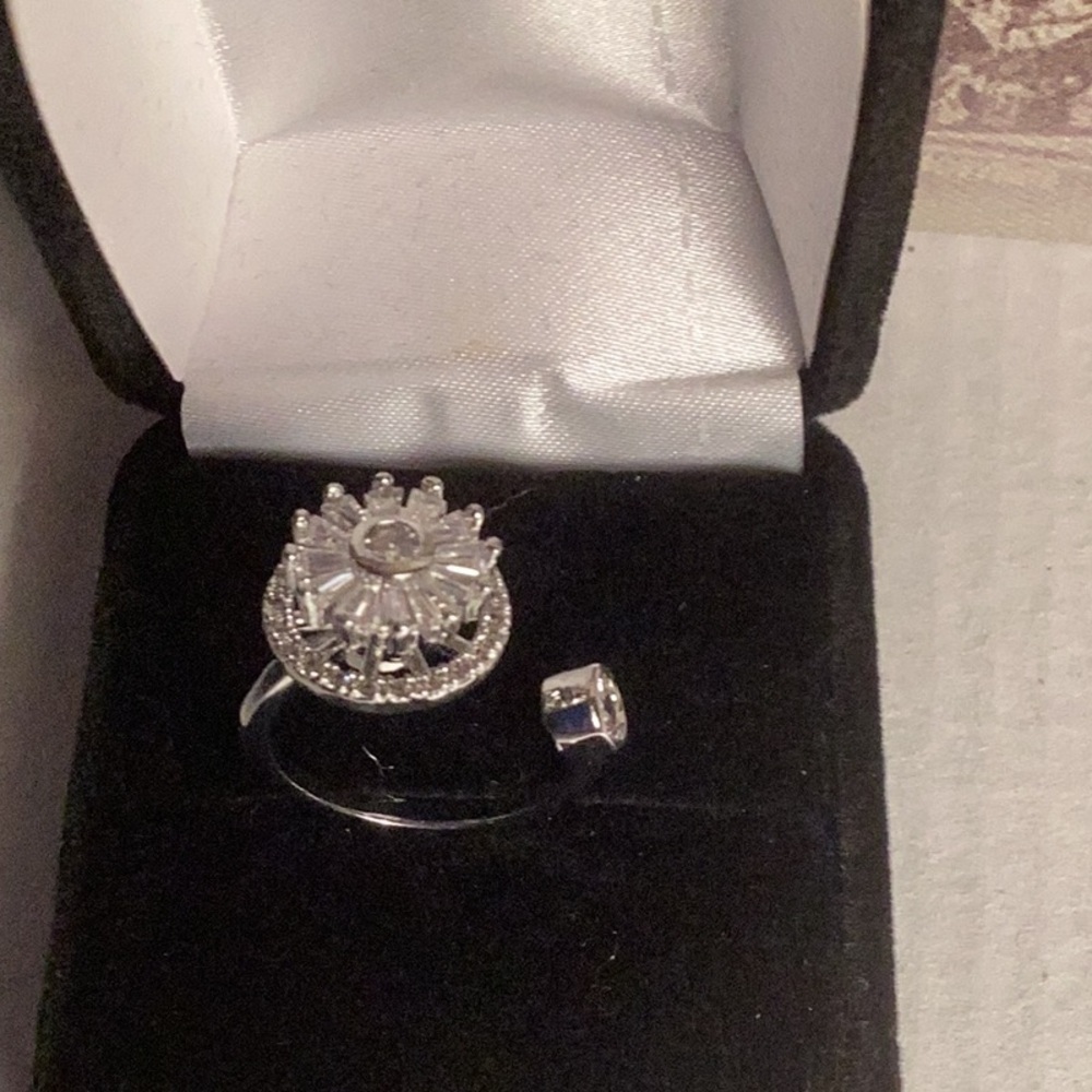 SILVER BRAS RING OS SIZE - Picture 3 of 8